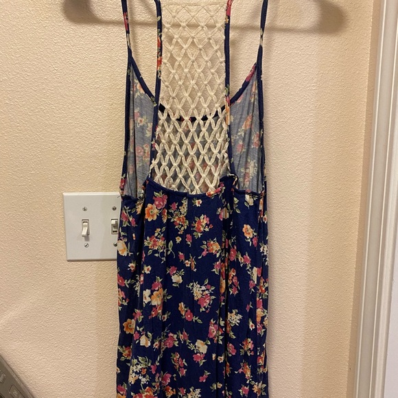 Tropical/floral tank top - Picture 4 of 5